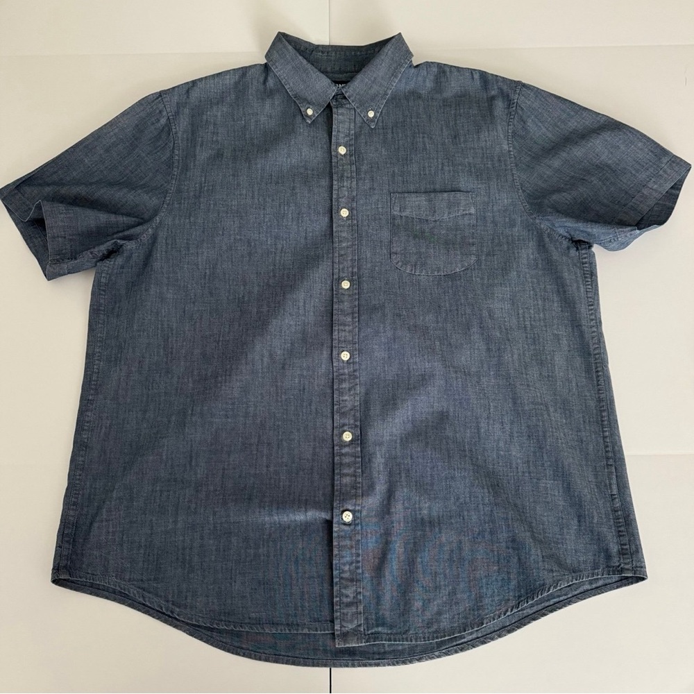 Men’s Lands End chambray shirt